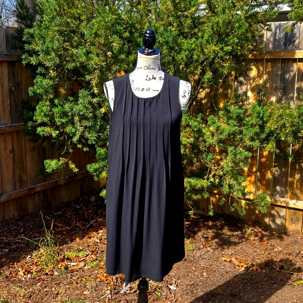 CALVIN KLEIN ▪︎ Women's "LBD" Pleating from Neck to Waist, Size 8, EUC